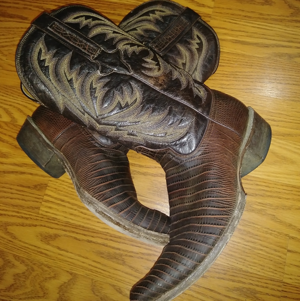 VINTAGE TANNER MARK BOOTS